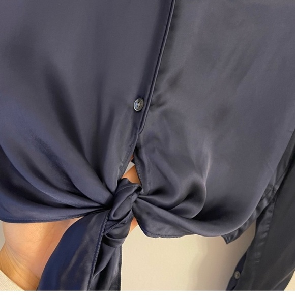 Abercrombie & Fitch Navy Blue Long Sleeves Tie-Front Silk Collar Blouse – Size S - Picture 12 of 12